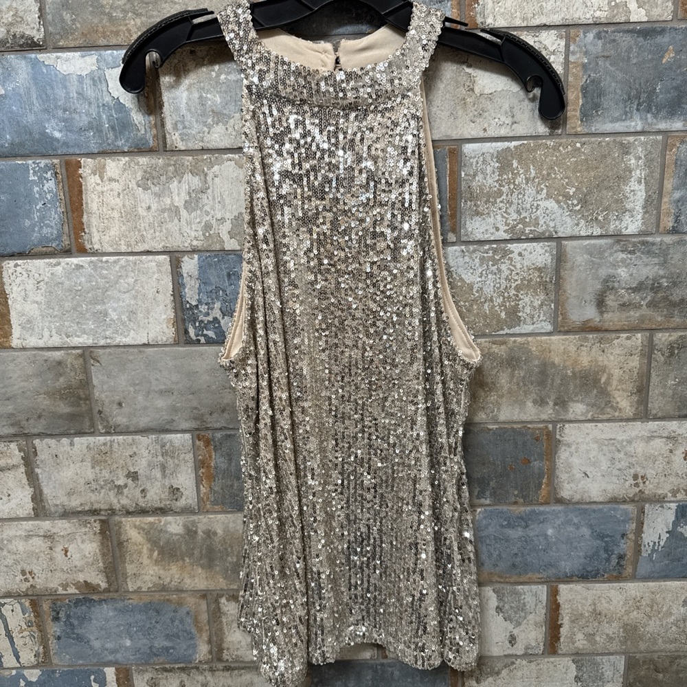 Cable & Gauge Sparkling Silver Sequin Top